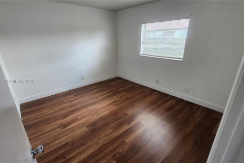 Commercial property in Palm Beach Gardens, Florida 224.08 sq.m. № 2152745 - photo 12