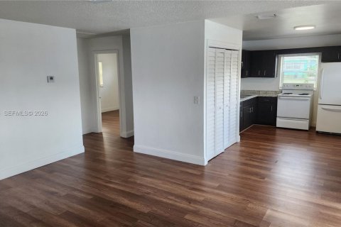 Commercial property in Palm Beach Gardens, Florida 224.08 sq.m. № 2152745 - photo 7