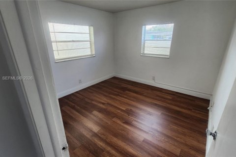 Commercial property in Palm Beach Gardens, Florida 224.08 sq.m. № 2152745 - photo 11