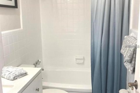 Condo in Seminole, Florida, 1 bedroom  № 1399674 - photo 17