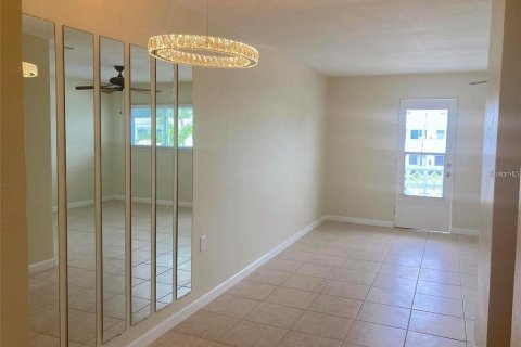 Condo in Seminole, Florida, 1 bedroom  № 1399674 - photo 21