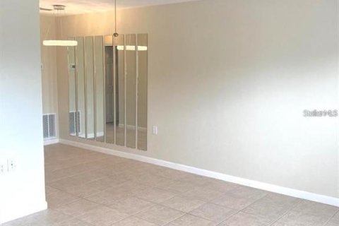 Condo in Seminole, Florida, 1 bedroom  № 1399674 - photo 10