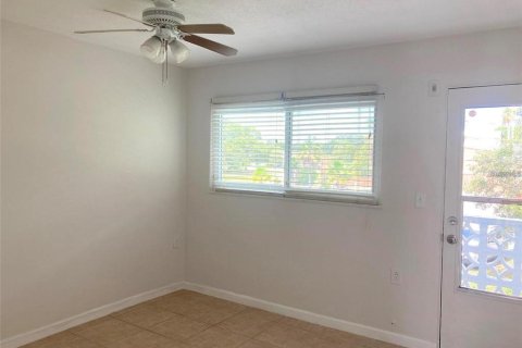 Condo in Seminole, Florida, 1 bedroom  № 1399674 - photo 14