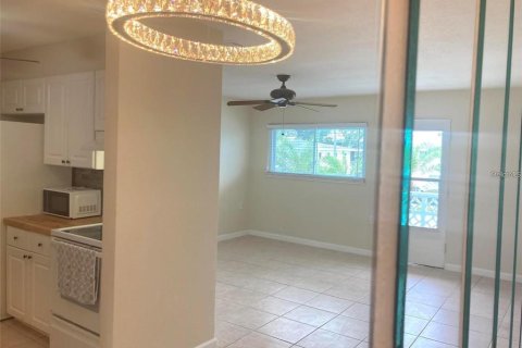 Condo in Seminole, Florida, 1 bedroom  № 1399674 - photo 26