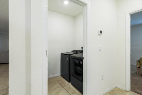 Villa ou maison à vendre à Haines City, Floride: 4 chambres, 170.01 m2 № 2406643 - photo 13