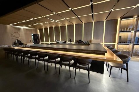 Commercial property in Doral, Florida № 1981612 - photo 6