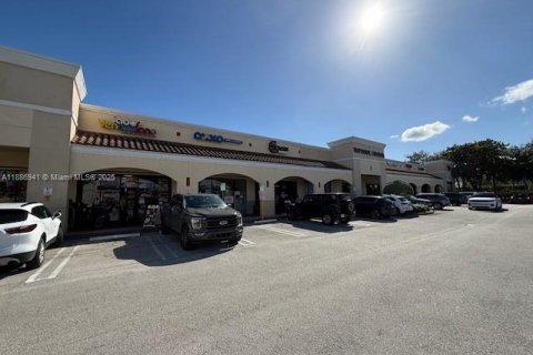 Commercial property in Doral, Florida № 1981612 - photo 28