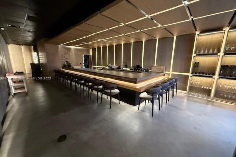 Commercial property in Doral, Florida № 1981612 - photo 2