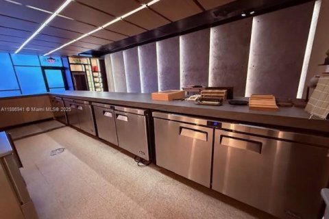 Commercial property in Doral, Florida № 1981612 - photo 23