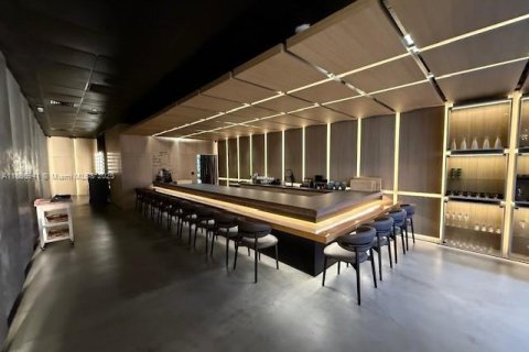 Commercial property in Doral, Florida № 1981612 - photo 4