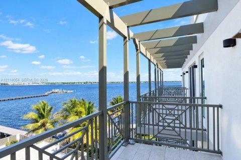 Copropriété à louer à Stuart, Floride: 1 chambre, 65.96 m2 № 2439353 - photo 4