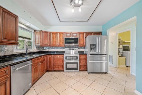 Villa ou maison à vendre à Brandon, Floride: 3 chambres, 148.83 m2 № 1915781 - photo 12