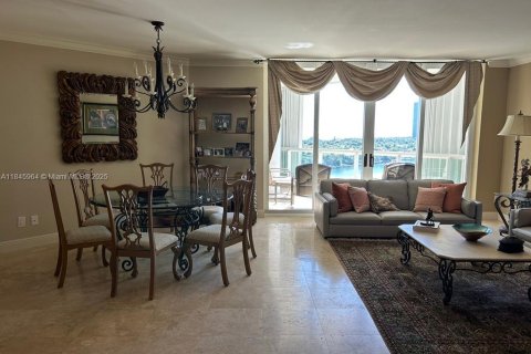 Condominio en venta en Aventura, Florida, 3 dormitorios, 249.91 m2 № 1878389 - foto 10