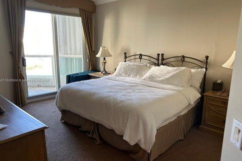 Condominio en venta en Aventura, Florida, 3 dormitorios, 249.91 m2 № 1878389 - foto 12