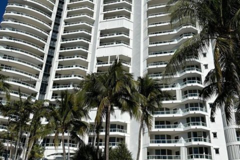 Condominio en venta en Aventura, Florida, 3 dormitorios, 249.91 m2 № 1878389 - foto 2