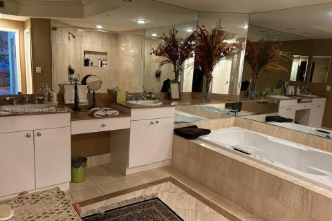 Condominio en venta en Aventura, Florida, 3 dormitorios, 249.91 m2 № 1878389 - foto 5