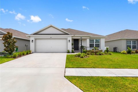 House in Lakeland, Florida 4 bedrooms, 180.6 sq.m. № 1833050 - photo 1