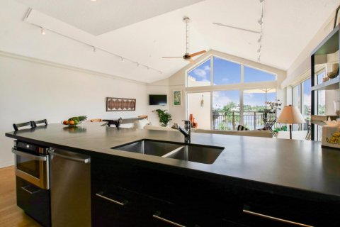 Condo in Palm Beach Shores, Florida, 3 bedrooms № 2247302 - photo 7