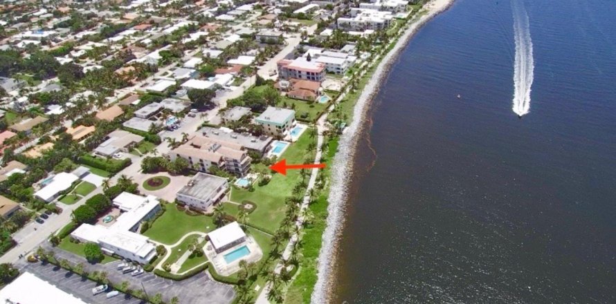 Condo in Palm Beach Shores, Florida, 3 bedrooms № 2247302