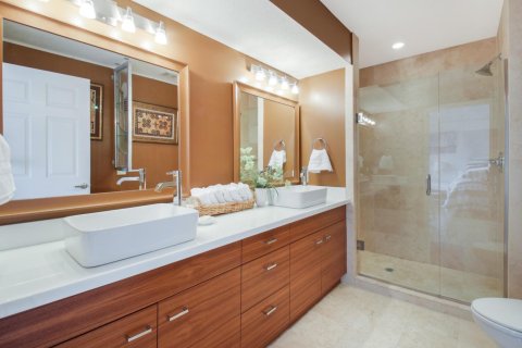 Condo in Palm Beach Shores, Florida, 3 bedrooms № 2247302 - photo 19