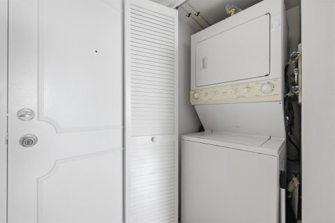 Copropriété à vendre à Boca Raton, Floride: 3 chambres, 199.28 m2 № 2410754 - photo 29