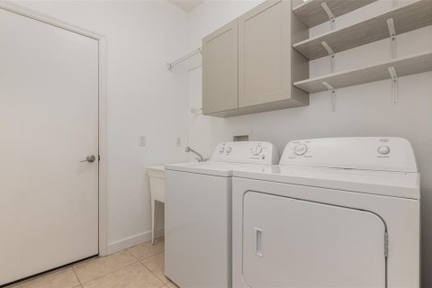 House in Orlando, Florida 4 bedrooms, 234.86 sq.m. № 1883205 - photo 22