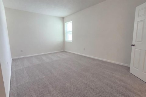 House in Haines City, Florida 4 bedrooms, 228.26 sq.m. № 2403686 - photo 10