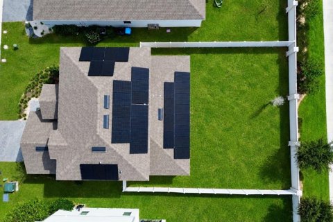 House in Haines City, Florida 4 bedrooms, 228.26 sq.m. № 2403686 - photo 19