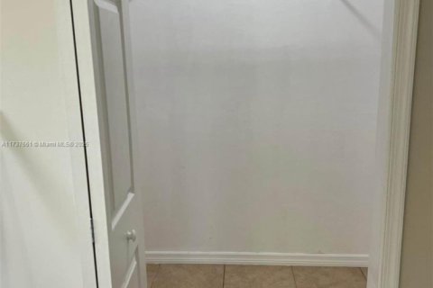 House in Lehigh Acres, Florida 3 bedrooms, 174.19 sq.m. № 1860754 - photo 14