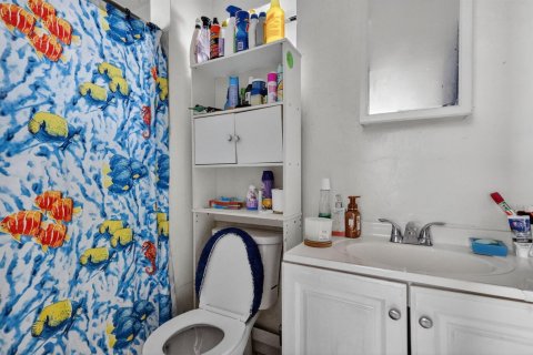 Commercial property in Hollywood, Florida № 2171488 - photo 11