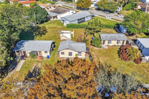 Commercial property in Hollywood, Florida № 2171488