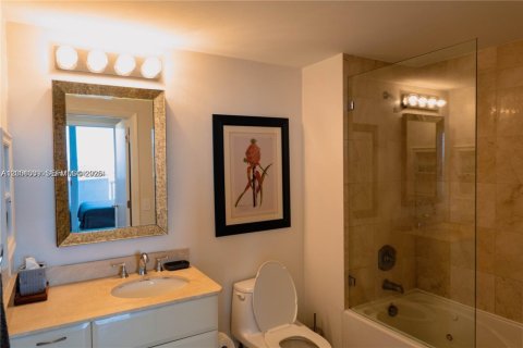 Condo in Miami Beach, Florida, 1 bedroom  № 2145928 - photo 9