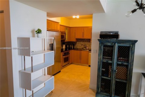 Condo in Miami Beach, Florida, 1 bedroom  № 2145928 - photo 20
