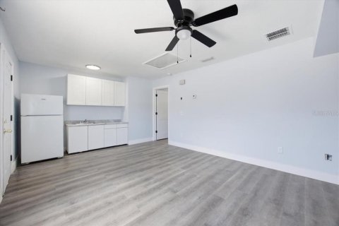 Condo in Davenport, Florida, 1 bedroom  № 2236571 - photo 3