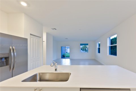 Villa ou maison à vendre à Miami, Floride: 5 chambres № 2169849 - photo 25