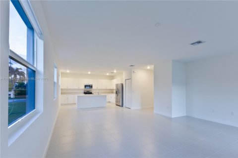 Villa ou maison à vendre à Miami, Floride: 5 chambres № 2169849 - photo 19