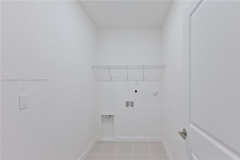 Villa ou maison à vendre à Miami, Floride: 5 chambres № 2169849 - photo 29