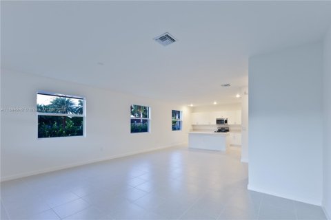 Villa ou maison à vendre à Miami, Floride: 5 chambres № 2169849 - photo 17