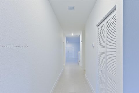Villa ou maison à vendre à Miami, Floride: 5 chambres № 2169849 - photo 27
