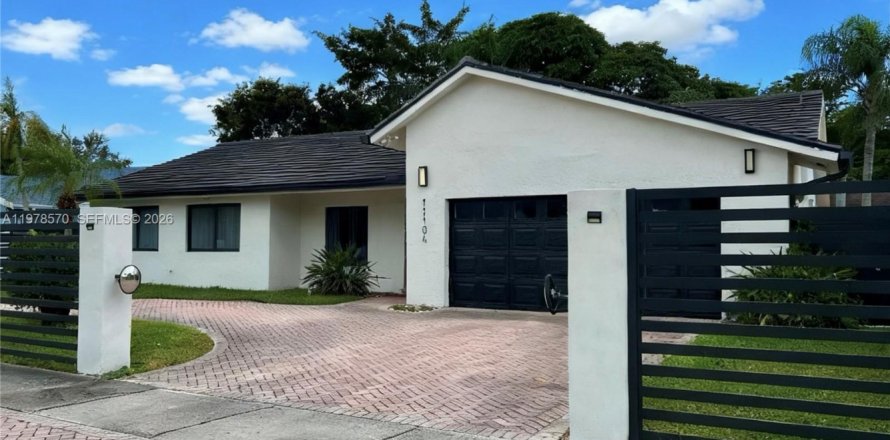 Casa en Miami, Florida 4 dormitorios, 185.15 m2 № 2044396