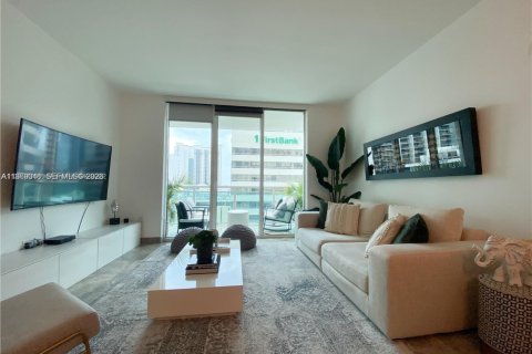 Снять в аренду кондоминиум в Майами, Флорида 2 спальни, 104.05м2, № 2079360 - фото 2