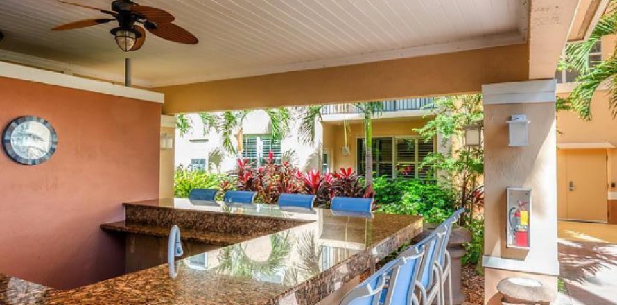 Condominio en West Palm Beach, Florida, 2 dormitorios № 1178263