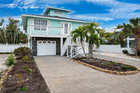 House in Anna Maria, Florida 3 bedrooms, 120.4 sq.m. № 1723750 - photo 3