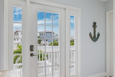 House in Anna Maria, Florida 3 bedrooms, 120.4 sq.m. № 1723750 - photo 5