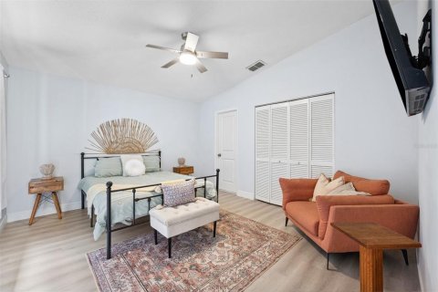 House in Anna Maria, Florida 3 bedrooms, 120.4 sq.m. № 1723750 - photo 18
