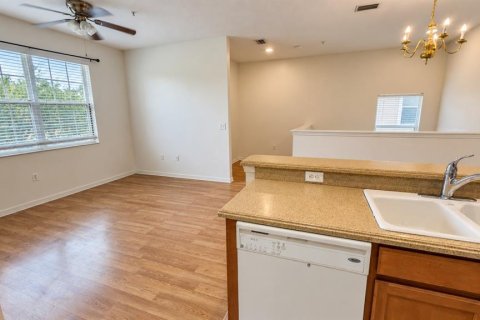 Condo in Sarasota, Florida, 2 bedrooms  № 2403690 - photo 10