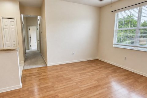 Condo in Sarasota, Florida, 2 bedrooms  № 2403690 - photo 8