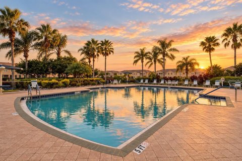 Condo in Sarasota, Florida, 2 bedrooms  № 2403690 - photo 2