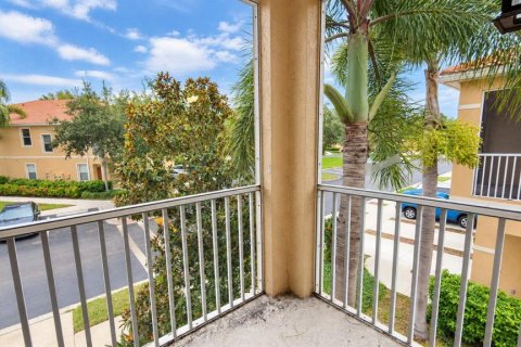 Condo in Sarasota, Florida, 2 bedrooms  № 2403690 - photo 3