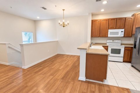 Condo in Sarasota, Florida, 2 bedrooms  № 2403690 - photo 7